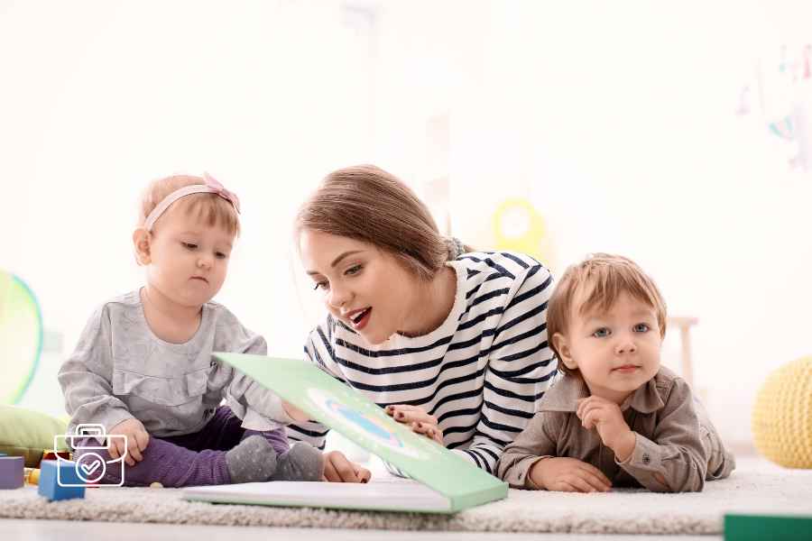 Estoy buscando niñera con disponibilidad nocturna para cuidar a dos hermanos pequeños